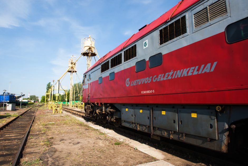Premjeras: Lenkija stipriai padidins pervežimus Lietuvos geležinkeliais
