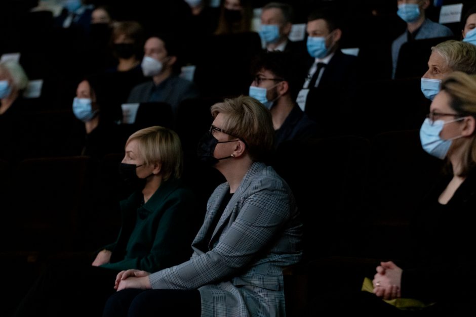 Premjerė pagerbė tarptautinių moksleivių olimpiadų, konkursų dalyvius ir jų mokytojus