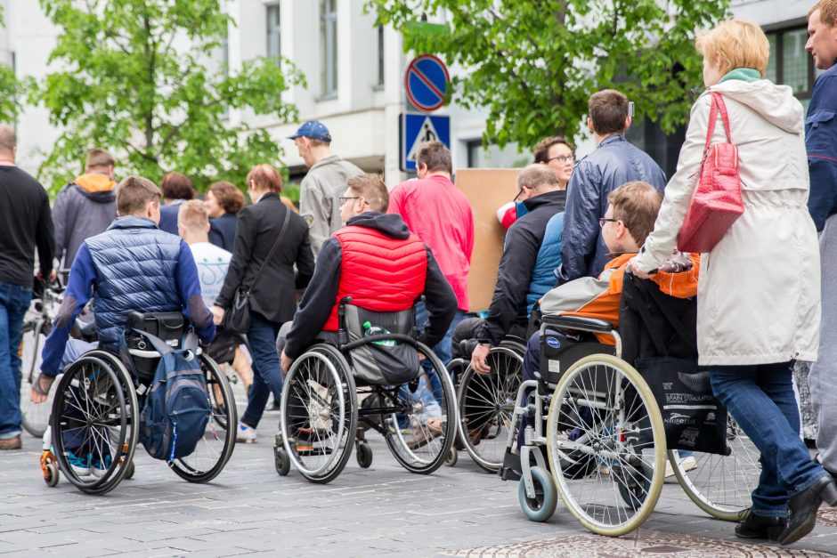 Ministrė: valstybė turi siekti, kad neįgalieji ir jų šeimos nariai būtų savarankiški