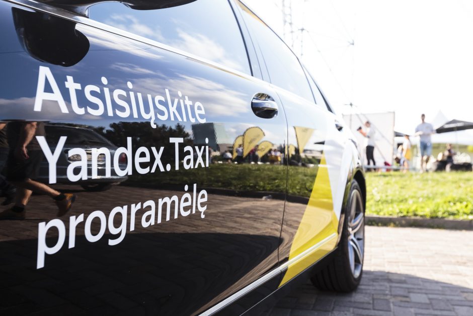 Įspėja nenaudoti pavėžėjimo programėlės „Yandex. Taxi“