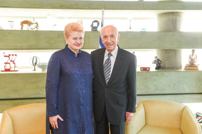 D. Grybauskaitė vyks į Izraelio prezidento Sh. Pereso laidotuves