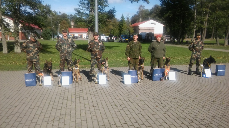 Geriausias tarnybinis šuo Lietuvoje puikiai užuodžia ginklus ir sprogmenis