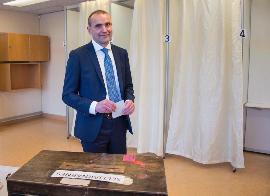 Islandijos prezidentu išrinktas politikos naujokas G. Johannessonas