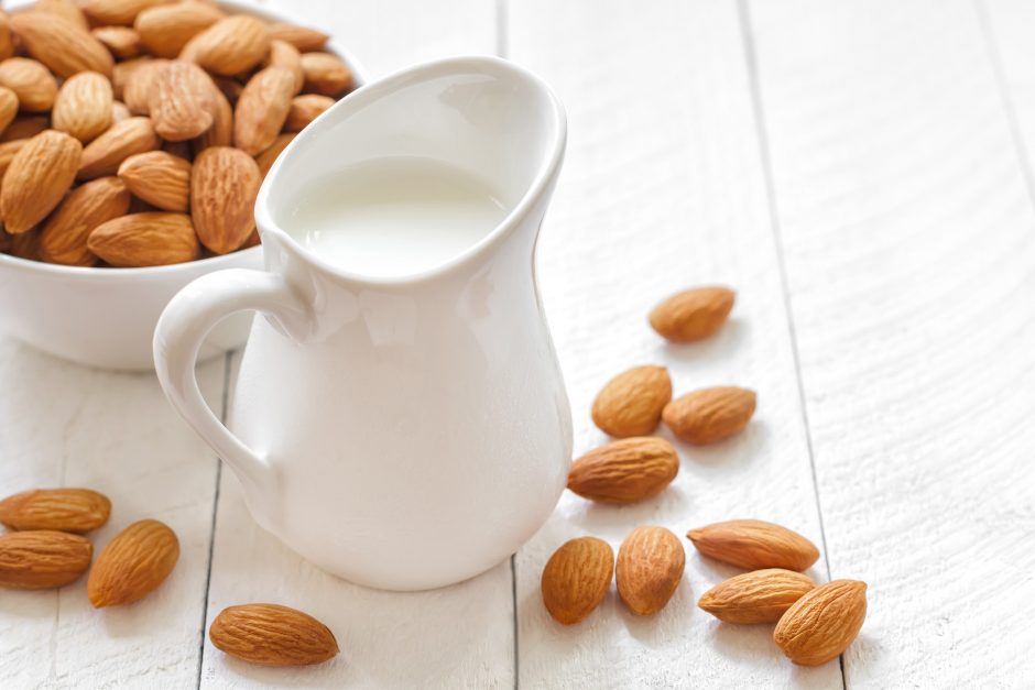 Populiarėjantis augalinis pienas – vertingas pakaitalas (receptai)