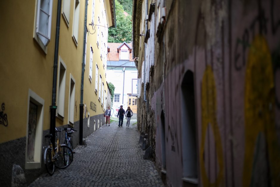 Į siauras Liublianos senamiesčio gatveles krepšinis neprasibrovė