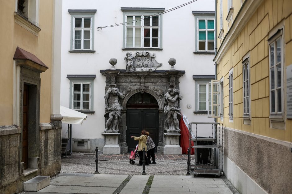 Į siauras Liublianos senamiesčio gatveles krepšinis neprasibrovė