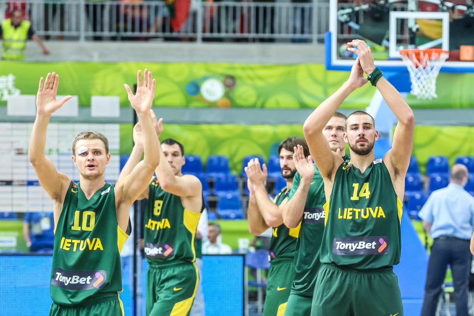Lietuva laimėjo baltų derbį ir iškovojo antrąją pergalę Europos čempionate
