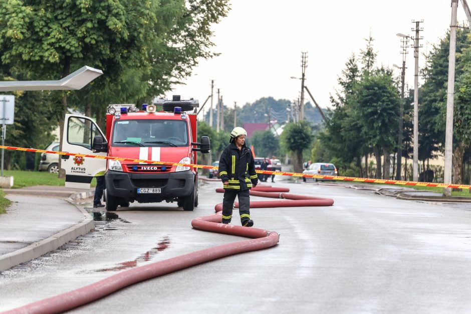 Sudegusios bažnyčios klebonas netiki, kad gaisras kilo dėl piktavalių žmonių