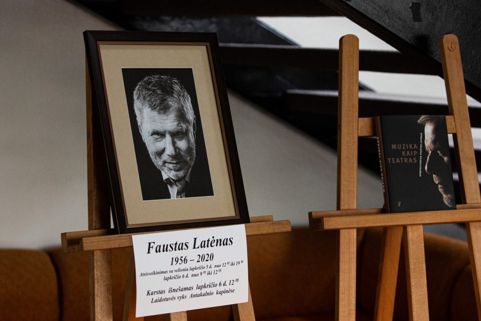 Vilniuje atiduoti pagarbą mirusiam F. Latėnui rinkosi žmonės