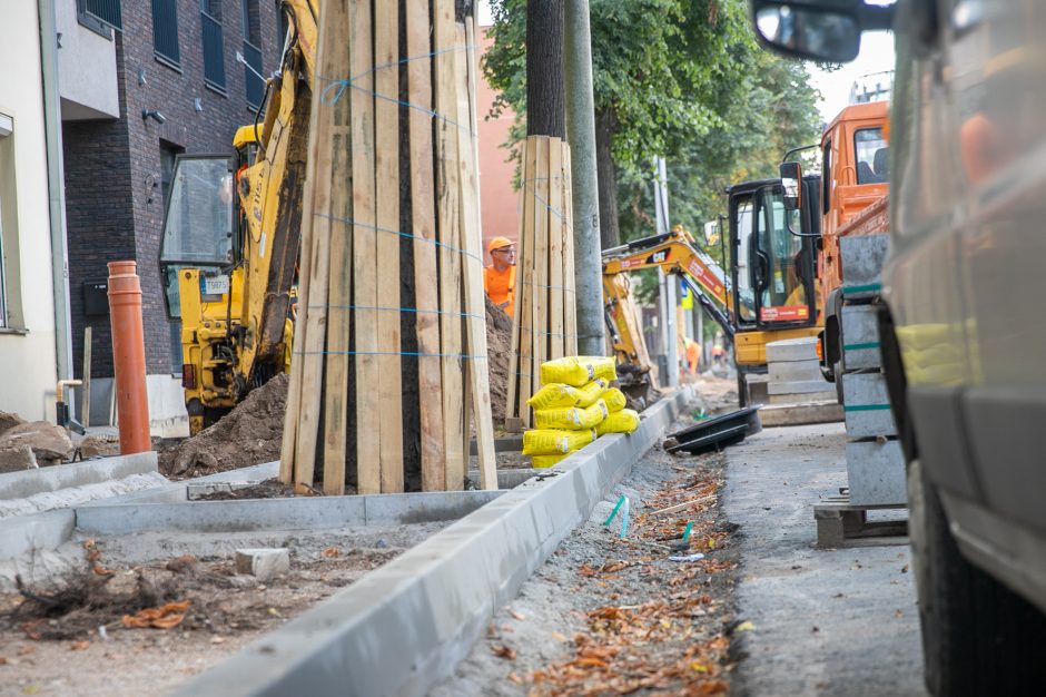 Kęstučio gatvės remonto pabaigos laukia ne tik vairuotojai, bet ir pėstieji