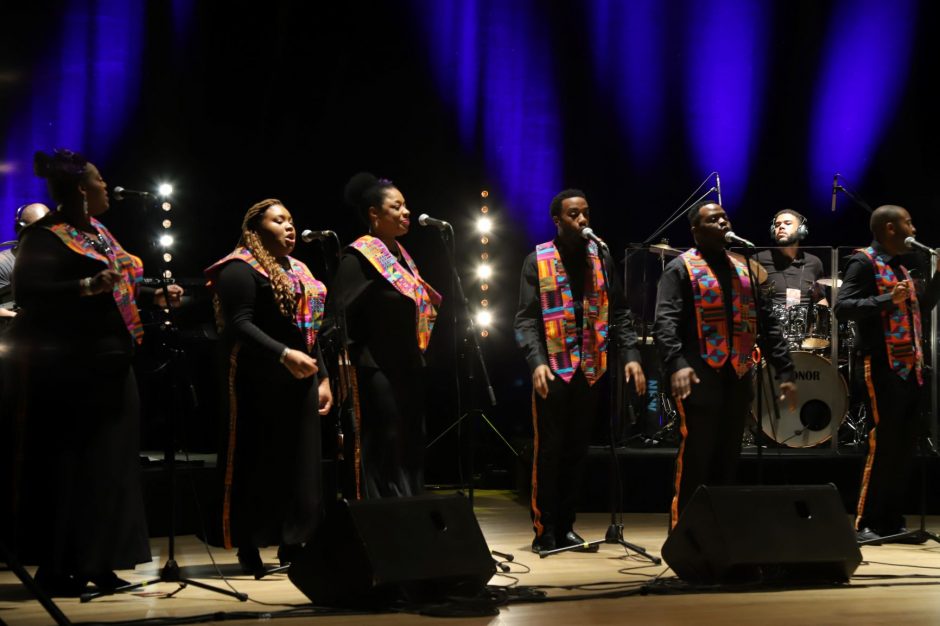 Gospelo choras „Harlem Gospel Choir“ pradėjo savo šešių koncertų turą po Lietuvą
