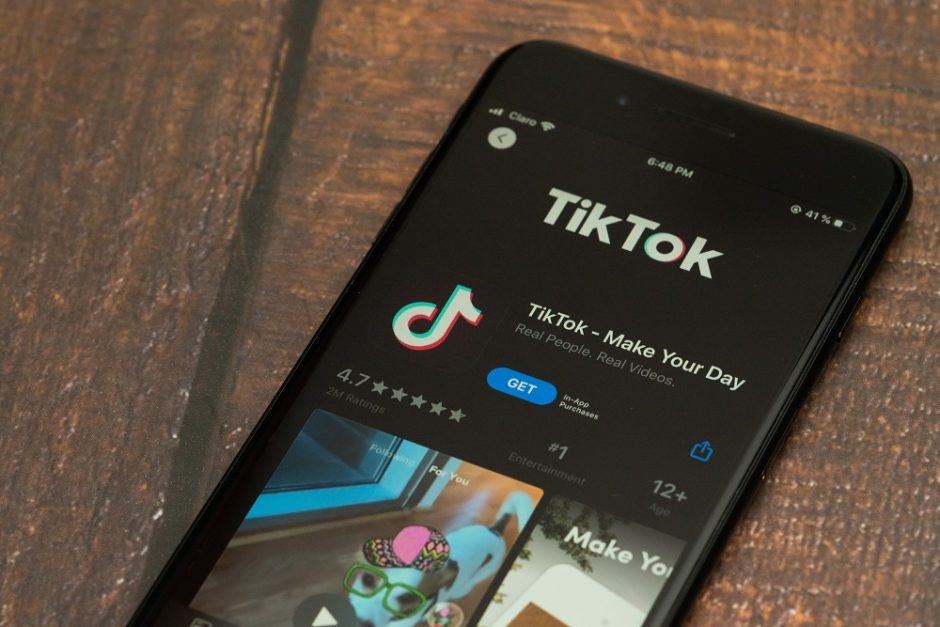 ES pradėjo „TikTok“ ir „YouTube“ tyrimą: aiškinsis, kaip užtikrinamas vaikų saugumas