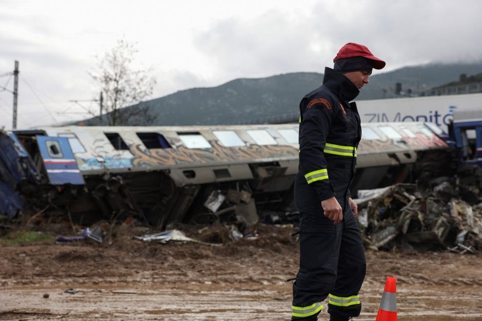 Graikijos premjeras žada skaidrų traukinių katastrofos tyrimą