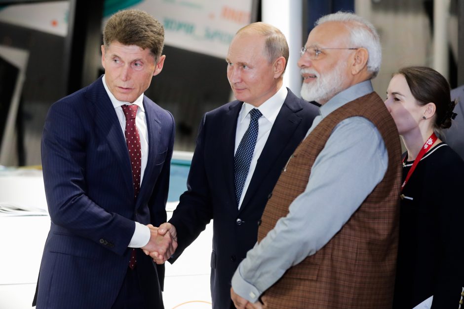V. Putinas pakvietė Indijos bendroves prisijungti prie SGD projektų Rusijoje