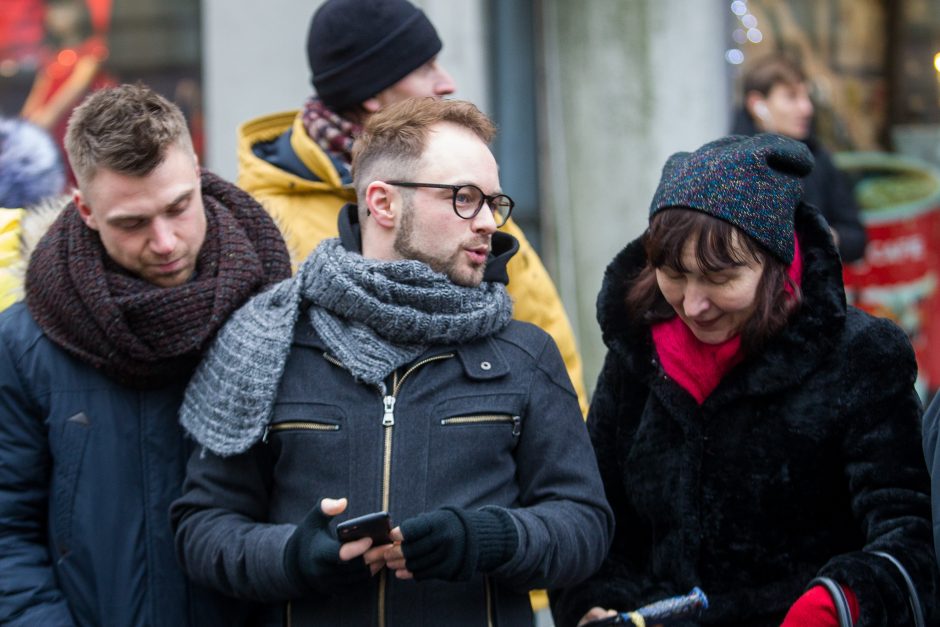 Tūkstančiai žmonių mitinge reikalavo didesnių algų mokytojams