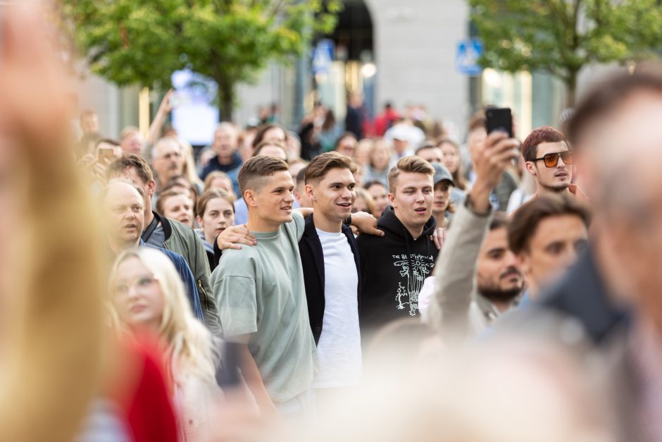 Lietuviai giedojo „Tautišką giesmę“