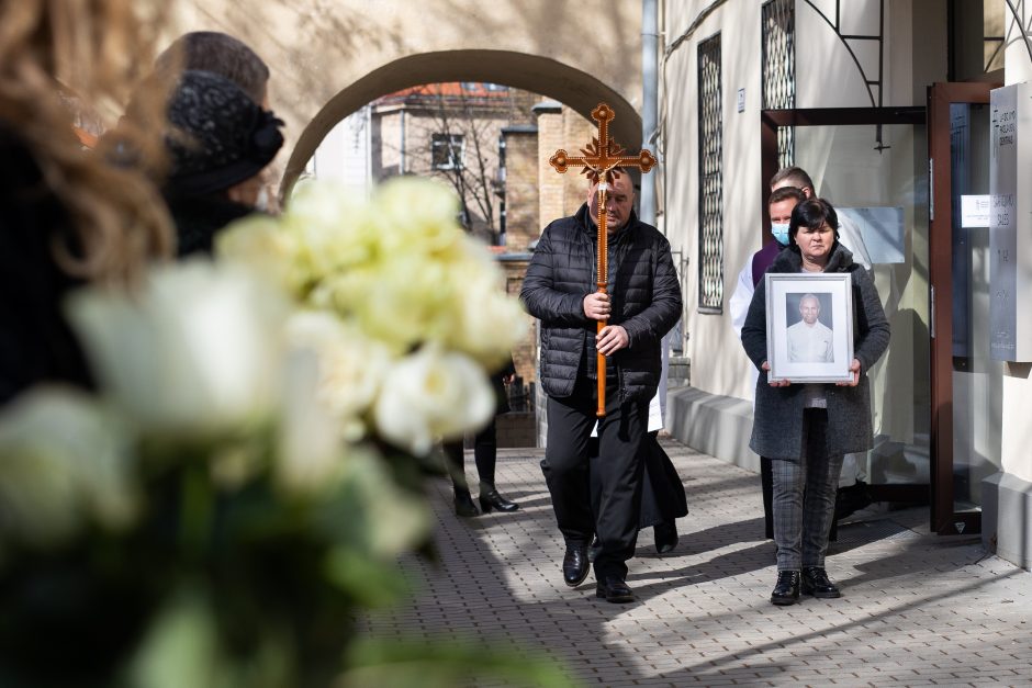 Šalia žmonos Nelly amžinojo poilsio atgulė dirigentas ir pedagogas A. Paltinas