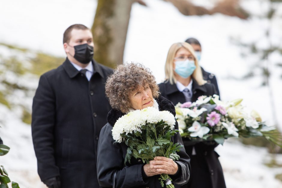 Šalia žmonos Nelly amžinojo poilsio atgulė dirigentas ir pedagogas A. Paltinas