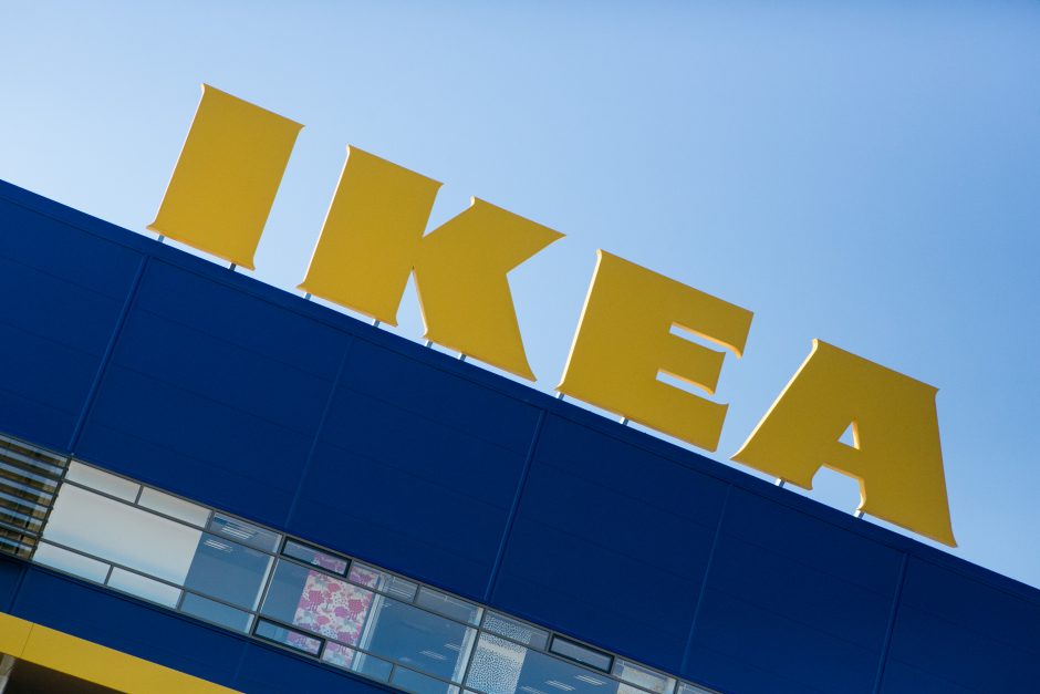 Gaisras Vilniuje: ugniagesiai lėkė į „Ikea“