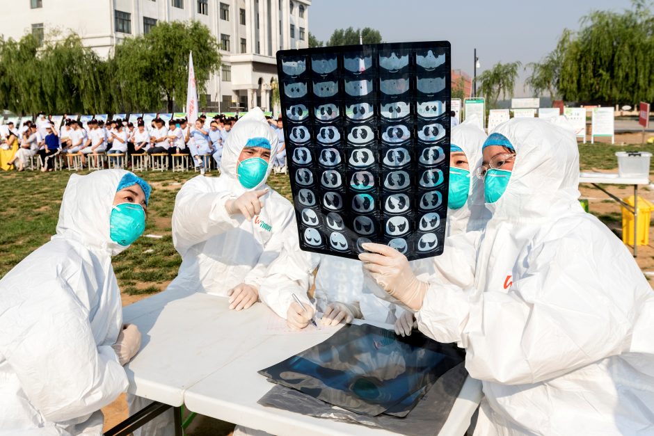 Kinijoje pirmąkart žmogui diagnozuotas paukščių gripo atmainos virusas 