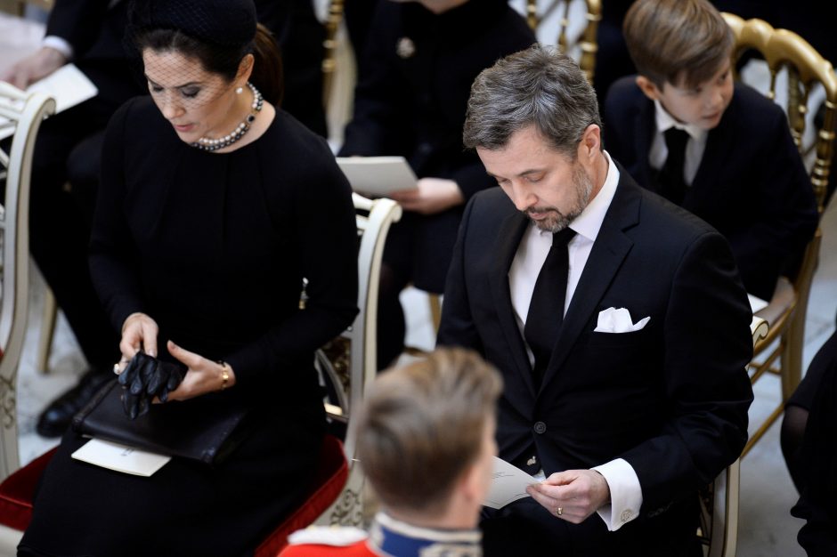Danijos karališkoji šeima atsisveikino su velioniu princu Henriku