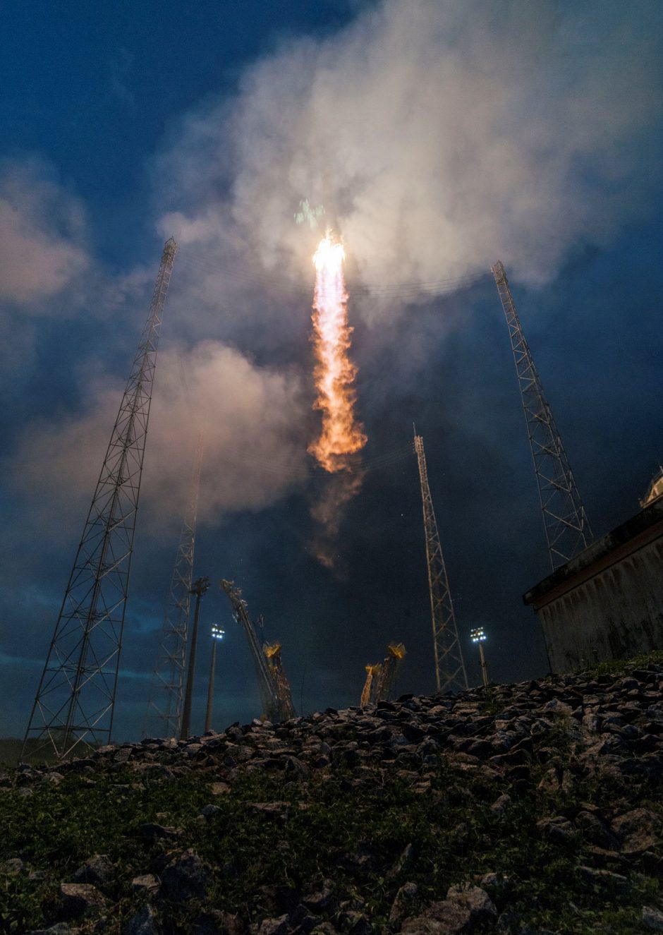 Rusijos raketa iškėlė į orbitą šešis britų palydovus