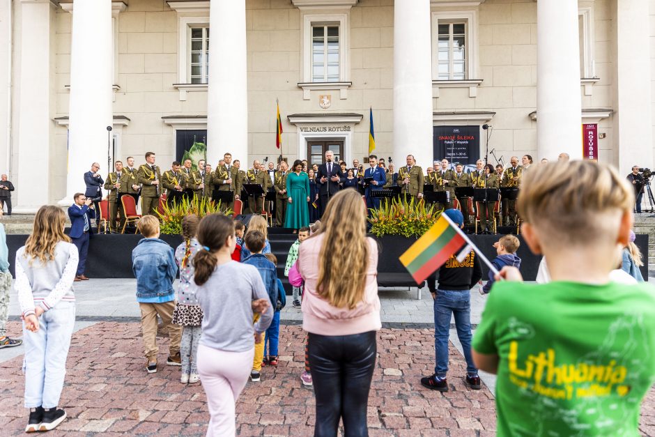 Lietuviai giedojo „Tautišką giesmę“