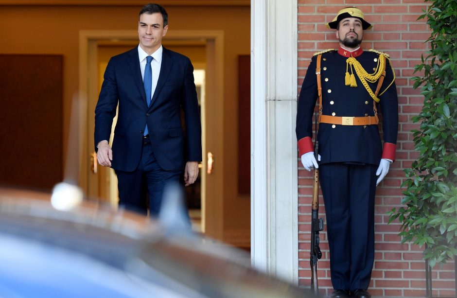 Naujasis Ispanijos premjeras formuos vyriausybę be kraštutinių kairiųjų
