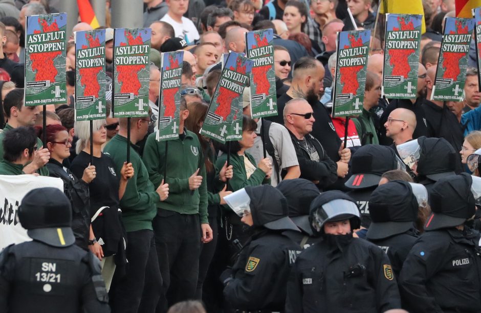 Vokietijoje per kraštutinių dešiniųjų protestą nukentėjo mažiausiai 20 žmonių 