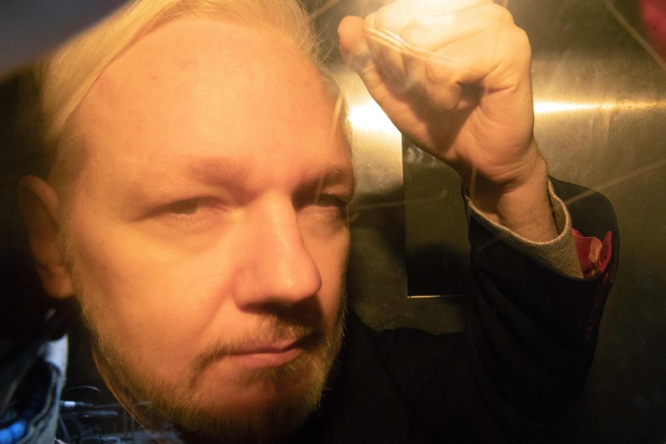 Britanijos teismas  „WikiLeaks“ įkūrėjui J. Assange'ui skyrė 50 savaičių įkalinimo