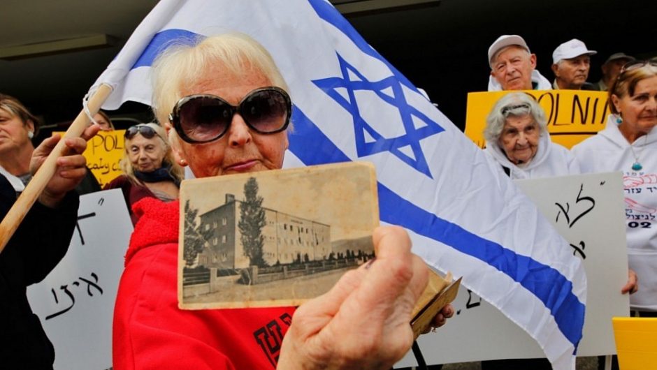 Tarptautiniai antisemitizmo tyrėjai smerkia Lenkijos holokausto įstatymą