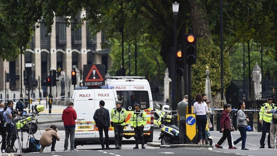 Th. May: D. Britanijoje teroro grėsmė tebėra rimto lygio