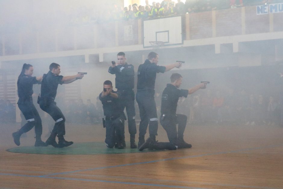 Moksleiviai domėjosi policininkų kasdienybe