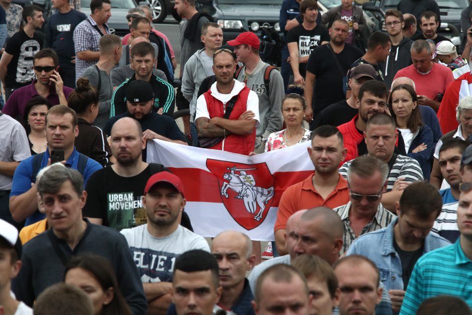 A. Lukašenka protestuotojus kaltina grasinimu pareigūnams ir jėgos struktūrų nariams