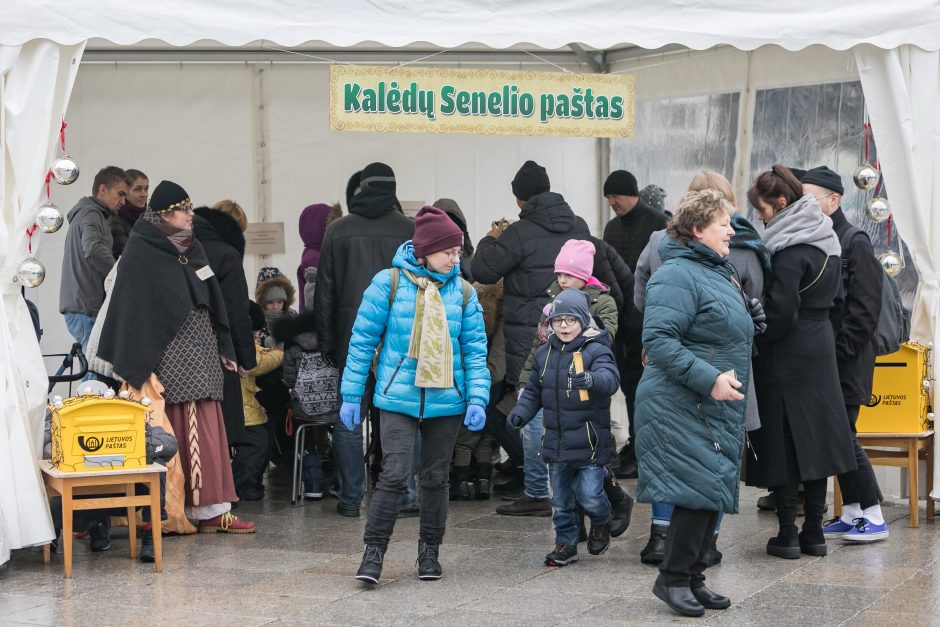 Sostinėje susirinko šeši Kalėdų Seneliai