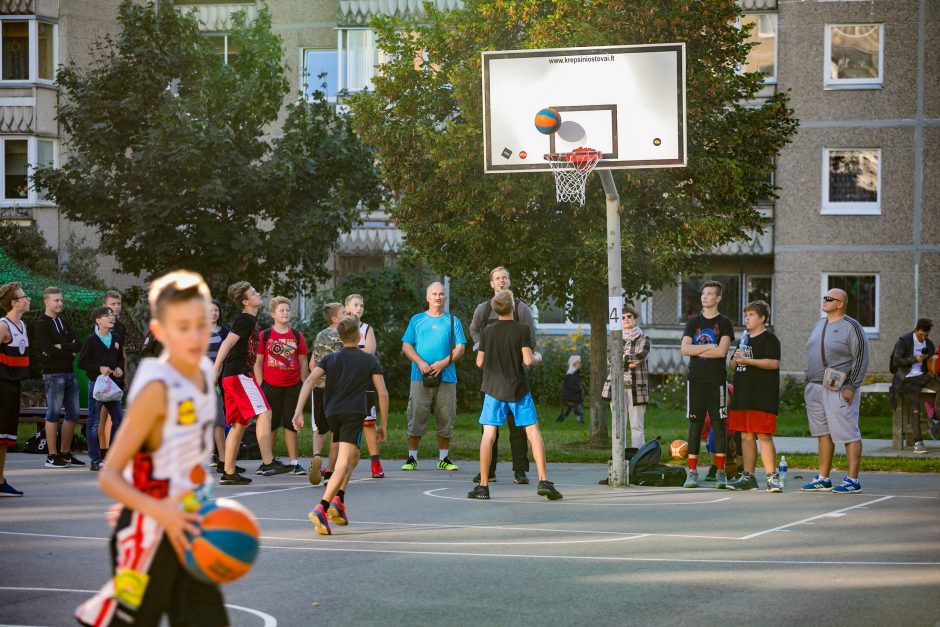 Vilniuje atidaryta poeto S. Gedos vardo alėja