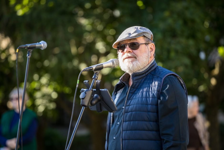 Vilniuje atidaryta poeto S. Gedos vardo alėja