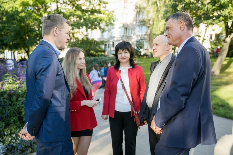 Vilniuje atidaryta poeto S. Gedos vardo alėja