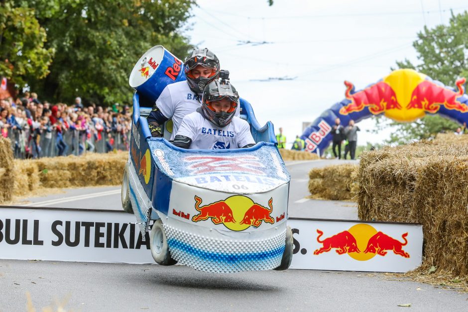 Kauną drebino smagiosios „Red Bull muilinių lenktynės“: išvyskite nutrūktgalvius