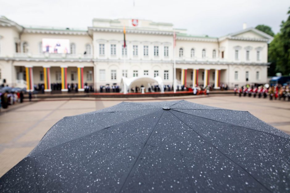 G. Nausėda minint Valstybės dieną: tolima istorija nejučiomis virsta dabarties dalimi