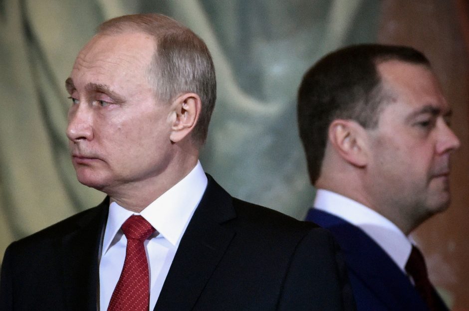 V. Putinas asmeniškai pristatys D. Medvedevo kandidatūrą į premjero postą