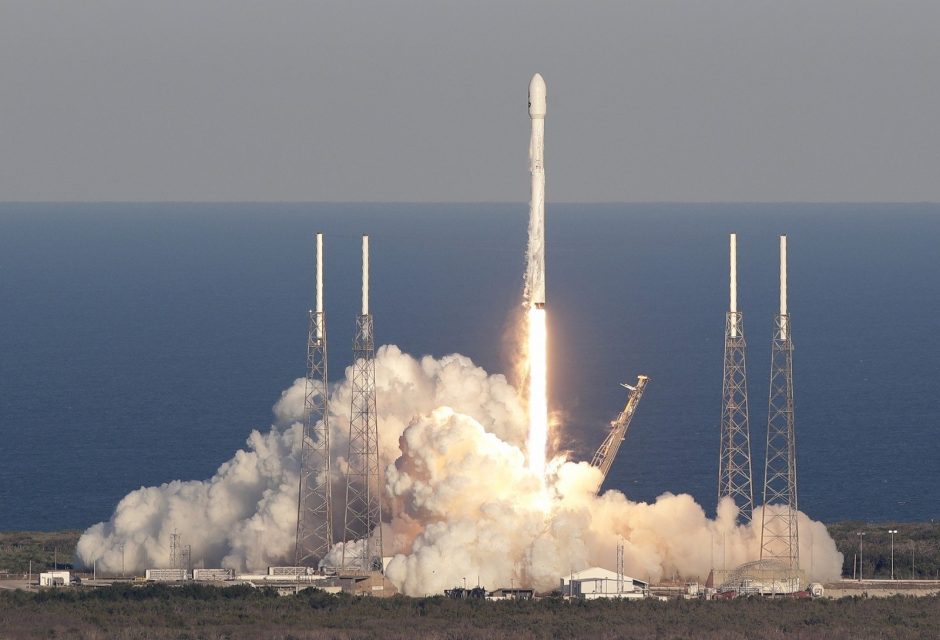 „SpaceX“ raketa sėkmingai iškėlė Argentinos palydovą