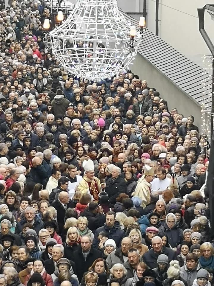 Iškilmingose šv. Mišiose už Lietuvą – priminimas kurti Tėvynę, galinčią priimti visus