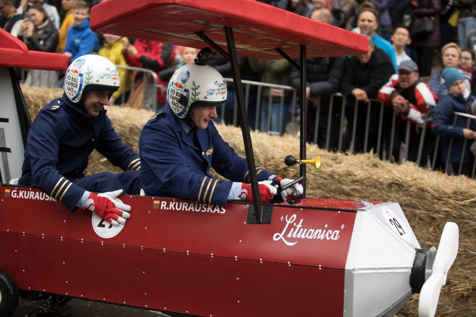 Kauną drebino smagiosios „Red Bull muilinių lenktynės“: išvyskite nutrūktgalvius