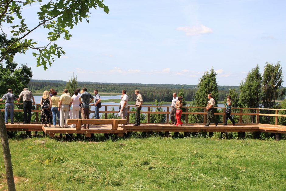 Arlaviškių slėniu gali grožėtis ir neįgalieji