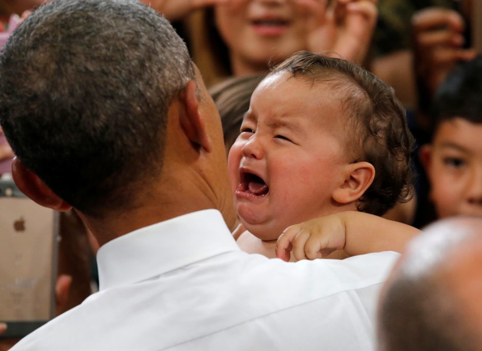 B. Obama su istoriniu vizitu atvyko į Hirošimą