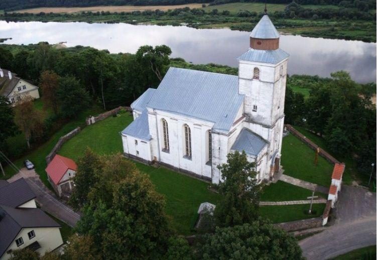 Už pusę milijono litų bus restauruojama Veliuonos bažnyčia