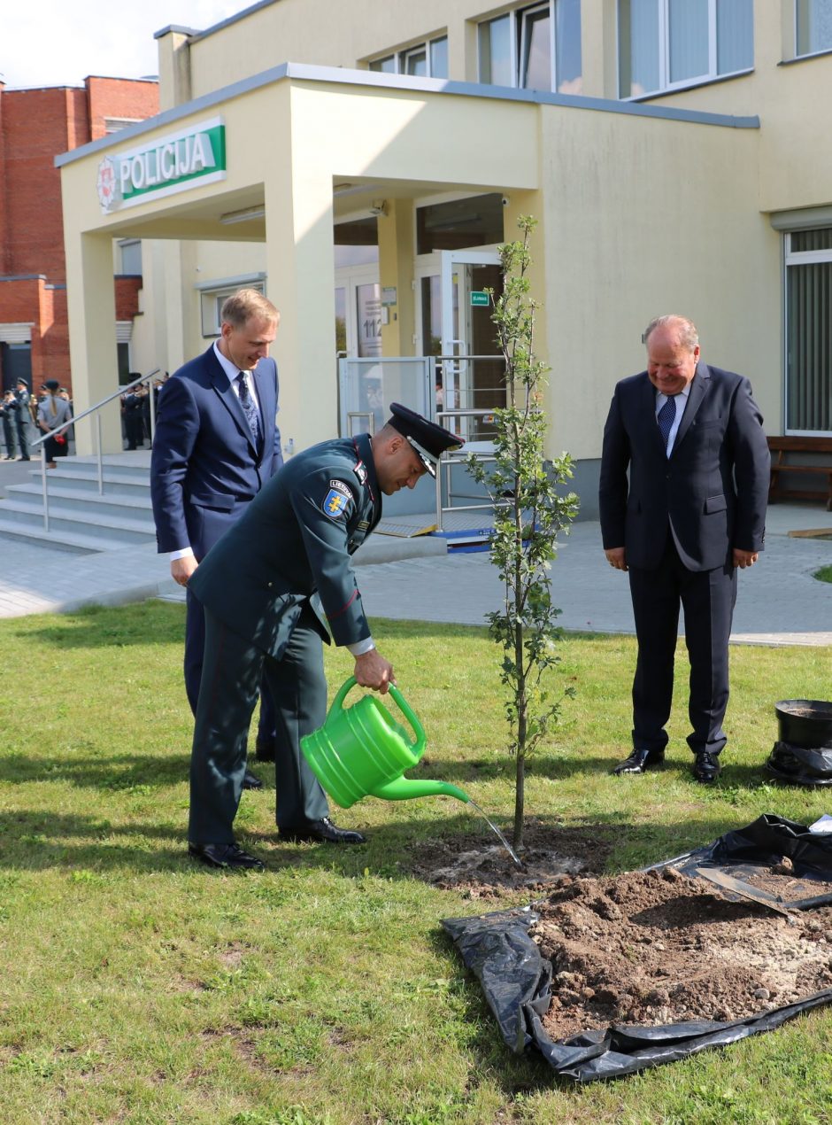 Pakaunės pareigūnai gyventojų laukia naujose patalpose