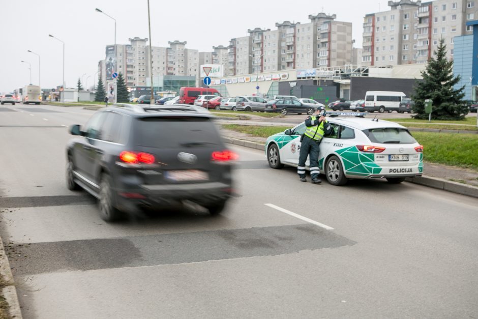 Beteisio 200 km/val. greičiu „skridusio“ lakstūno laukia rimti nemalonumai