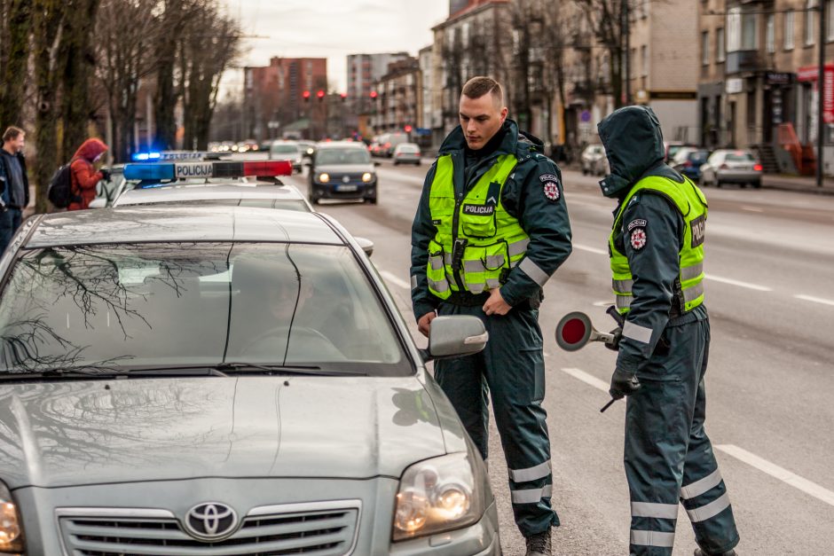 Kauno pareigūnų reidas Taikos ir Savanorių prospektuose